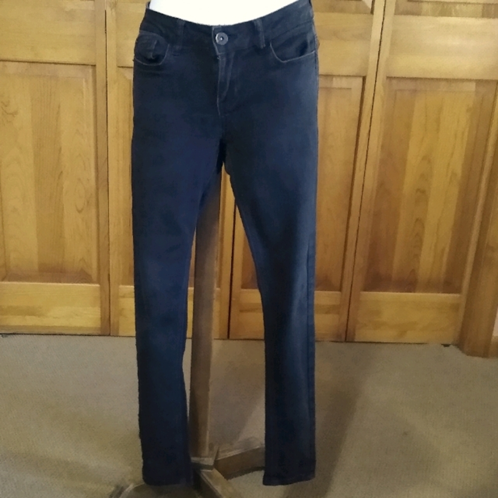 Sz 3/4 Black skinny jeans